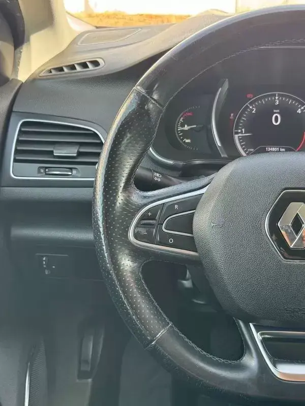 Renault Mégane Sport Tourer 2016 - 13750 EUR, 130000 km - 130000km - foto 19 de 27