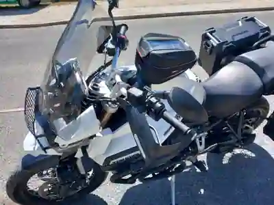 Triumph 2015 - 9000 EUR, 32500 km - 32500km - foto 1 de 15