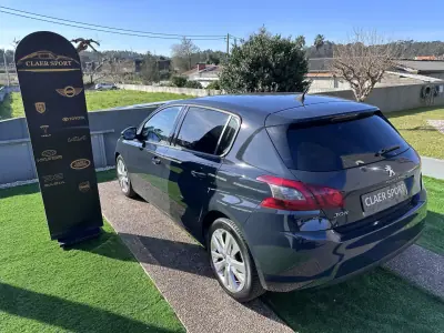 Peugeot 308 2018 - 12500 EUR, 280000 km - AUTO.MOTO.pt - 280000km - foto 12 de 41