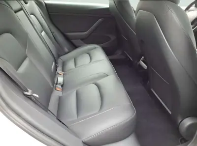 Tesla Model 3 2022 - 28500 EUR, 45186 km - AUTO.MOTO.pt - 45186km - foto 3 de 15