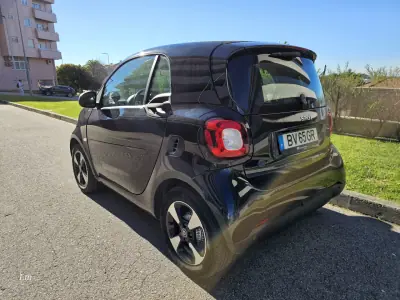 Smart Fortwo Cabrio 2021 - 12750 EUR, 42000 km - AUTO.MOTO.pt - 42000km - foto 7 de 10