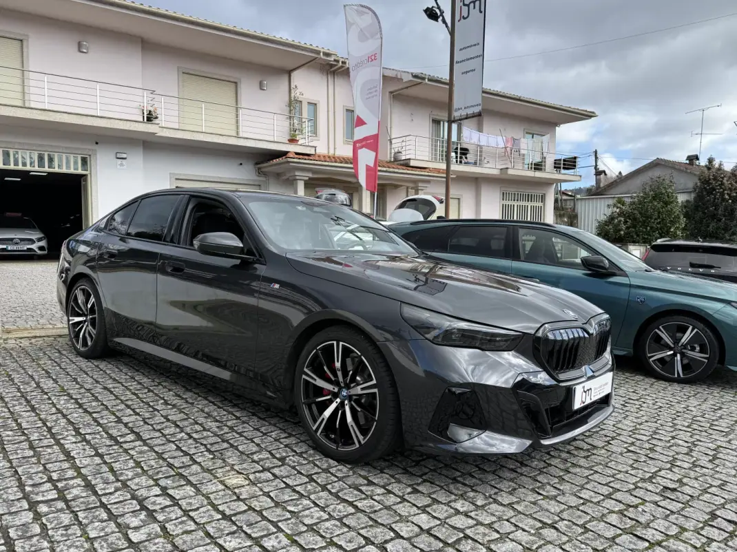 BMW 530e 2024 - 59500 EUR, 23987 km - AUTO.MOTO.pt - 23987km - foto 2 de 15