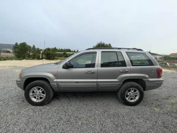Jeep Grand Cherokee 1999 - 9500 EUR, 300000 km - AUTO.MOTO.pt - 300000km - foto 3 de 14