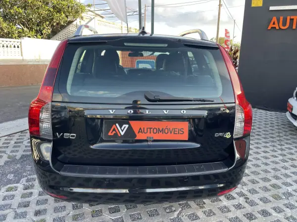 Volvo V50 2012 - 8950 EUR, 162462 km - AUTO.MOTO.pt - 162462km - foto 6 de 12
