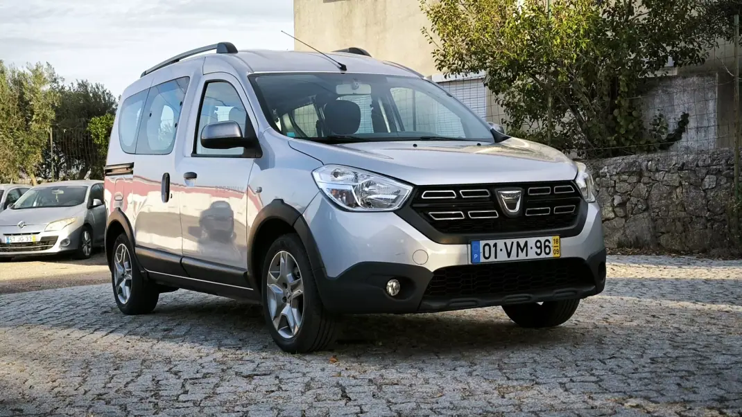Dacia Dokker 2018 - 10950 EUR, 125000 km - AUTO.MOTO.pt - 125000km - foto 3 de 11