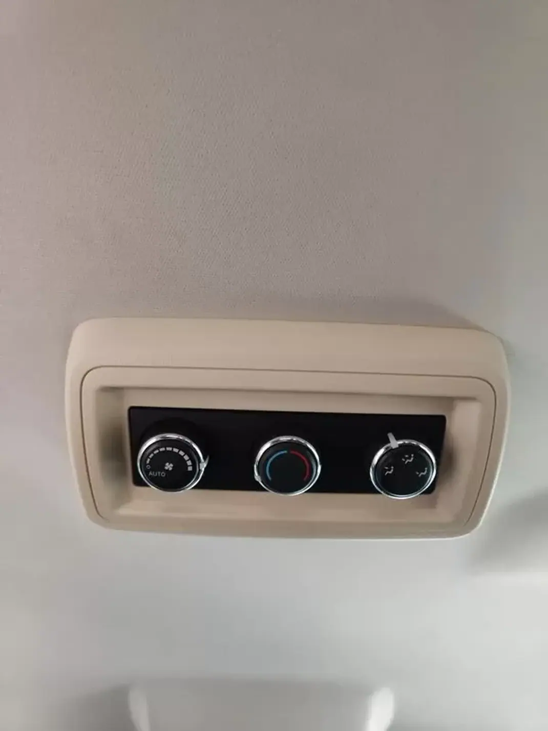 Dodge Journey 2010 - 11750 EUR, 113500 km - AUTO.MOTO.pt - 113500km - foto 36 de 36