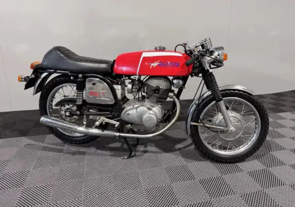 MV Agusta 1978 - 12900 EUR, 3500 km - AUTO.MOTO.pt - 3500km - foto 11 de 16