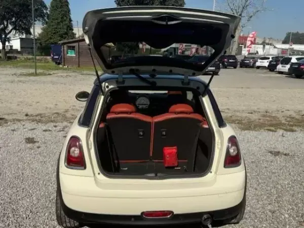 MINI Cooper 2009 - 9500 EUR, 165100 km - AUTO.MOTO.pt - 165100km - foto 11 de 30