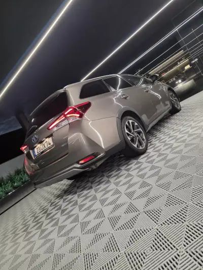 Toyota Auris Touring Sports 2018 - 18900 EUR, 79000 km - AUTO.MOTO.pt - 79000km - foto 14 de 27