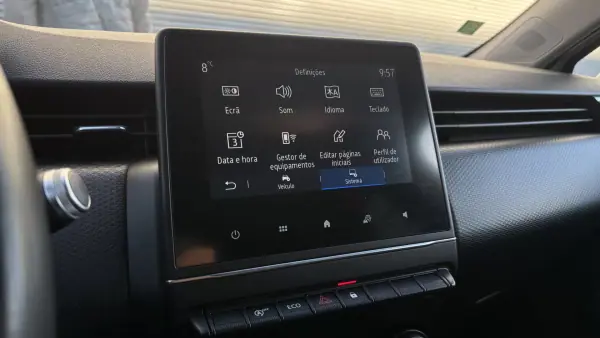 Renault Clio 2021 - 12600 EUR, 115121 km - AUTO.MOTO.pt - 115121km - foto 25 de 27