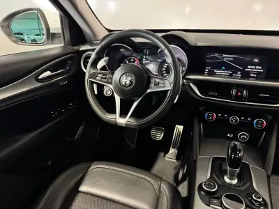 Alfa Romeo Stelvio 2017 - 22900 EUR, 215900 km - AUTO.MOTO.pt - 215900km - foto 8 de 60