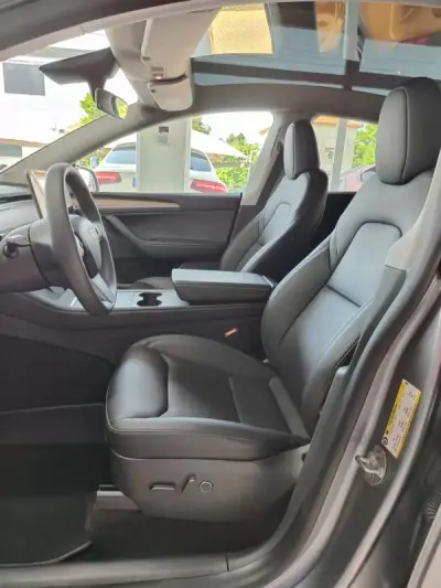 Tesla Model Y 2023 - 38900 EUR, 39000 km - AUTO.MOTO.pt - 39000km - foto 13 de 33