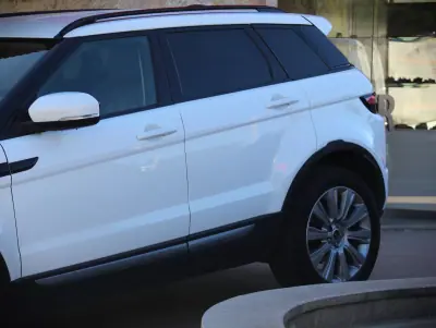 Land Rover Range Rover Evoque 2013 - 18990 EUR, 209500 km - AUTO.MOTO.pt - 209500km - foto 44 de 50