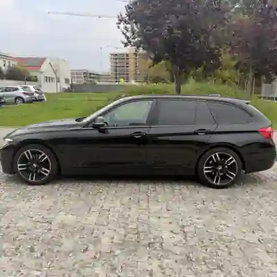 BMW 318 2018 - 13750 EUR, 250000 km - foto 2 de 5