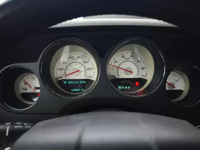 Dodge Challenger 2013 - 53950 EUR, 103962 km - AUTO.MOTO.pt - 103962km - foto 26 de 40