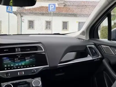 Jaguar I-Pace 2020 - 27999 EUR, 93000 km - AUTO.MOTO.pt - 93000km - foto 19 de 28