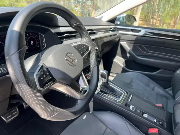 Volkswagen Arteon Shooting Brake 2021 - 27900 EUR, 89450 km - AUTO.MOTO.pt - 89450km - foto 40 de 43