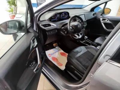 Peugeot 2008 2018 - 13250 EUR, 37000 km - AUTO.MOTO.pt - 37000km - foto 12 de 31