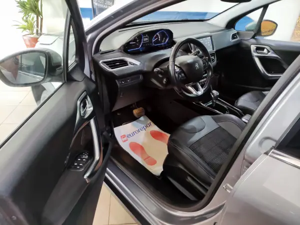 Peugeot 2008 2018 - 13250 EUR, 37000 km - AUTO.MOTO.pt - 37000km - foto 12 de 31