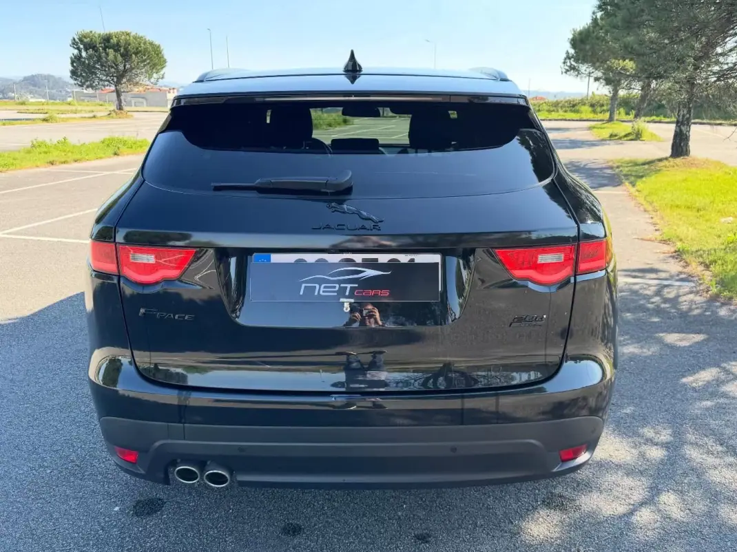 Jaguar F-Pace 2017 - 24950 EUR, 177000 km - AUTO.MOTO.pt - 177000km - foto 6 de 15
