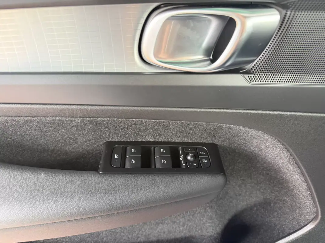 Volvo XC 40 2022 - 32600 EUR, 34626 km - AUTO.MOTO.pt - 34626km - foto 16 de 24