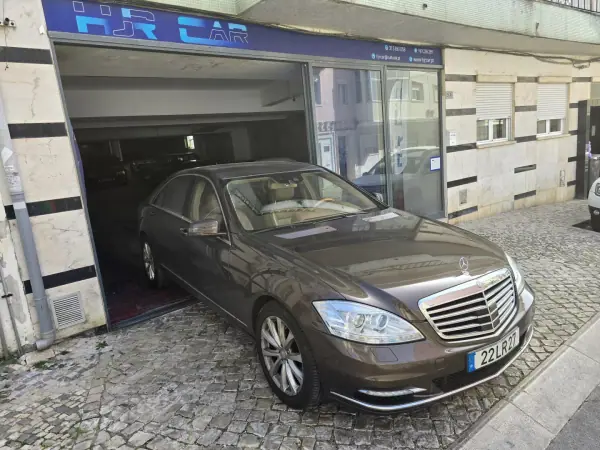 Mercedes-Benz S 400 2011 - 13990 EUR, 353009 km - AUTO.MOTO.pt - 353009km - foto 3 de 23