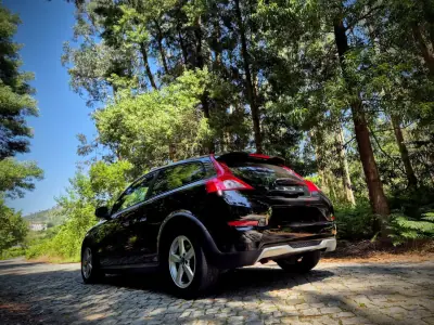 Volvo C30 2011 - 7750 EUR, 179000 km - AUTO.MOTO.pt - 179000km - foto 8 de 28