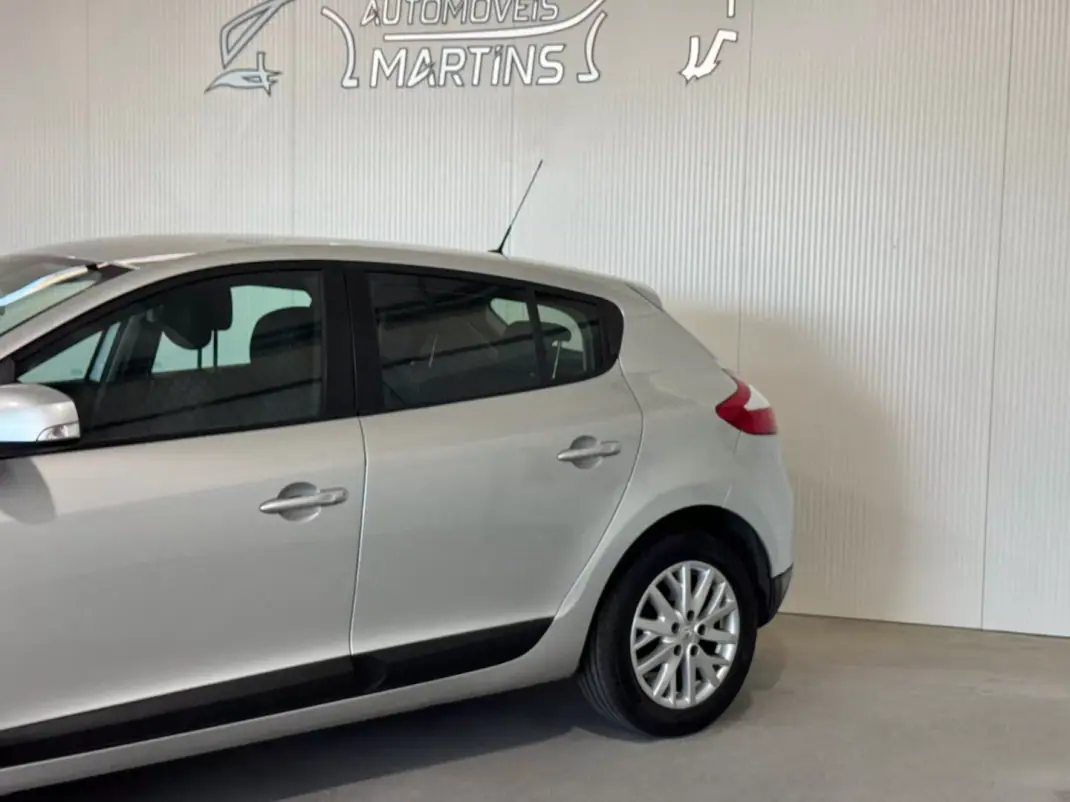 Renault Mégane 2014 - 5990 EUR, 325267 km - 325267km - foto 3 de 20