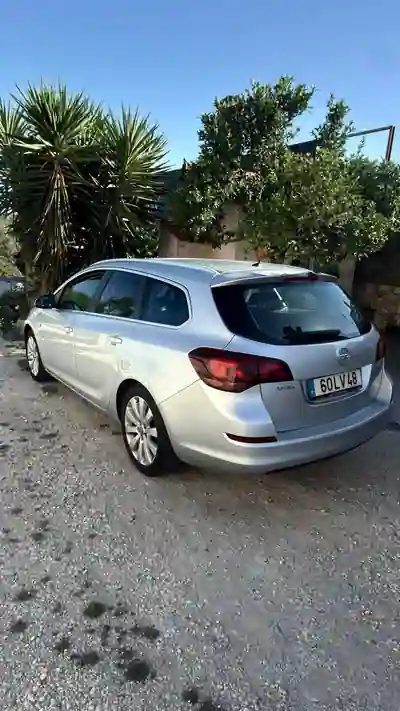 Opel Astra Sports Tourer 2011 - 4950 EUR, 217000 km - 217000km - foto 1 de 11