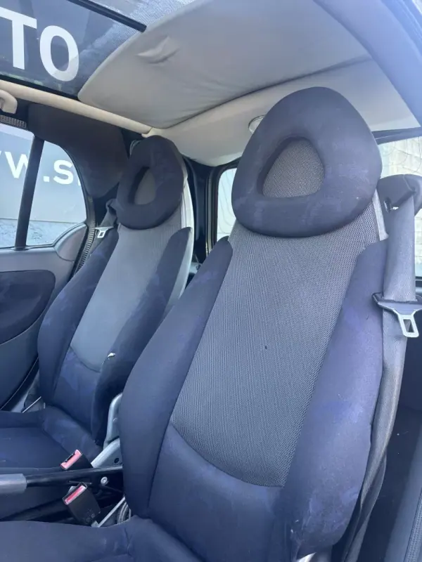 Smart ForTwo Coupé 2001 - 2500 EUR, 201000 km - AUTO.MOTO.pt - 201000km - foto 13 de 17