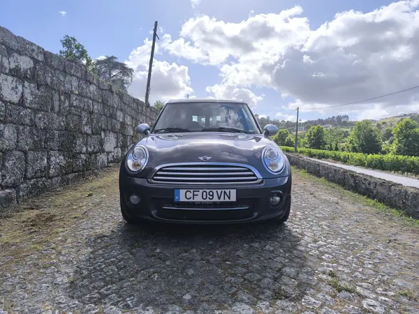 MINI Clubman 2013 - 9000 EUR, 185000 km - AUTO.MOTO.pt - 185000km - foto 3 de 12