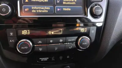 Nissan Qashqai 2017 - 15999 EUR, 139999 km - AUTO.MOTO.pt - 139999km - foto 27 de 34