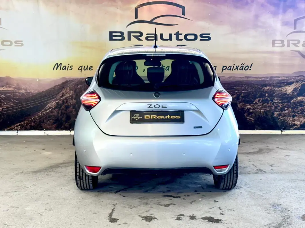 Renault Zoe 2020 - 17900 EUR, 71943 km - AUTO.MOTO.pt - 71943km - foto 7 de 24