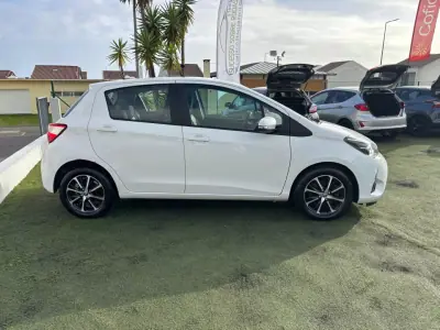 Toyota Yaris 2018 - 18490 EUR, 135785 km - AUTO.MOTO.pt - 135785km - foto 3 de 14