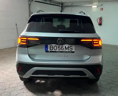 Volkswagen T-Cross 2024 - 22800 EUR, 3300 km - AUTO.MOTO.pt - 3300km - foto 5 de 9