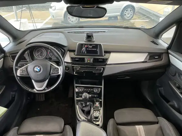 BMW 216 Gran Tourer 2016 - 14900 EUR, 226400 km - AUTO.MOTO.pt - 226400km - foto 4 de 9