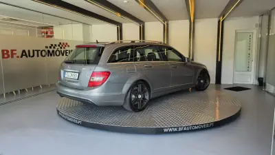 Mercedes-Benz C 180 2014 - 9900 EUR, 299370 km - AUTO.MOTO.pt - 299370km - foto 20 de 52