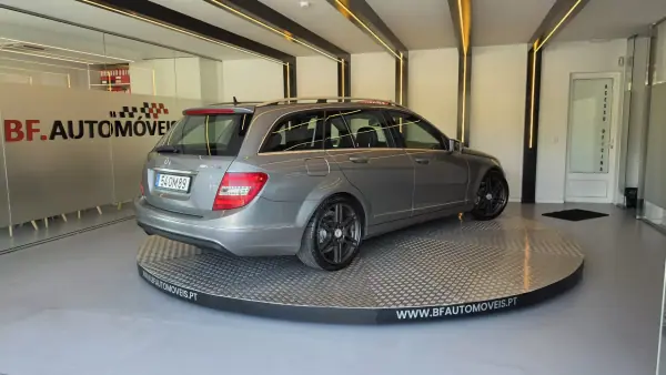 Mercedes-Benz C 180 2014 - 9900 EUR, 299370 km - AUTO.MOTO.pt - 299370km - foto 20 de 52