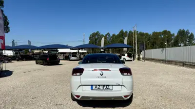 Renault Mégane Cabrio 2012 - 11800 EUR, 182000 km - AUTO.MOTO.pt - 182000km - foto 16 de 38