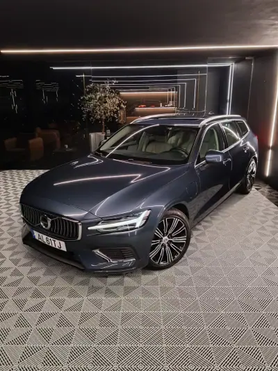 Volvo V60 2021 - 29750 EUR, 109907 km - AUTO.MOTO.pt - 109907km - foto 3 de 17