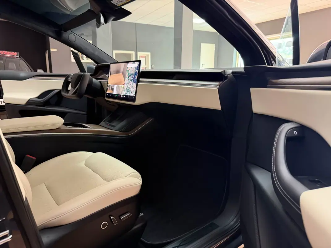 Tesla Model X 2023 - 75000 EUR, 99874 km - AUTO.MOTO.pt - 99874km - foto 10 de 14