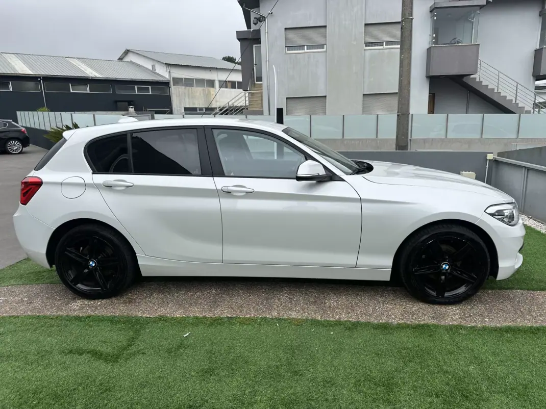 BMW 116 2016 - 17000 EUR, 220000 km - AUTO.MOTO.pt - 220000km - foto 16 de 51