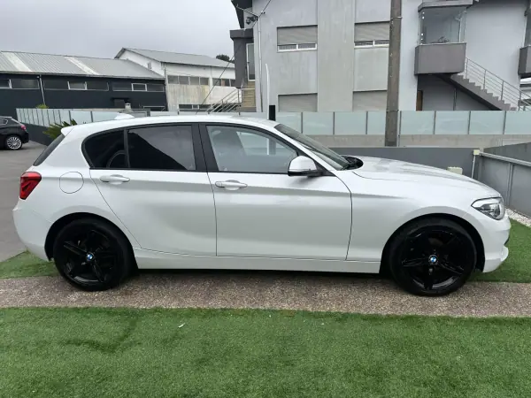 BMW 116 2016 - 12900 EUR, 220000 km - AUTO.MOTO.pt - 220000km - foto 16 de 51