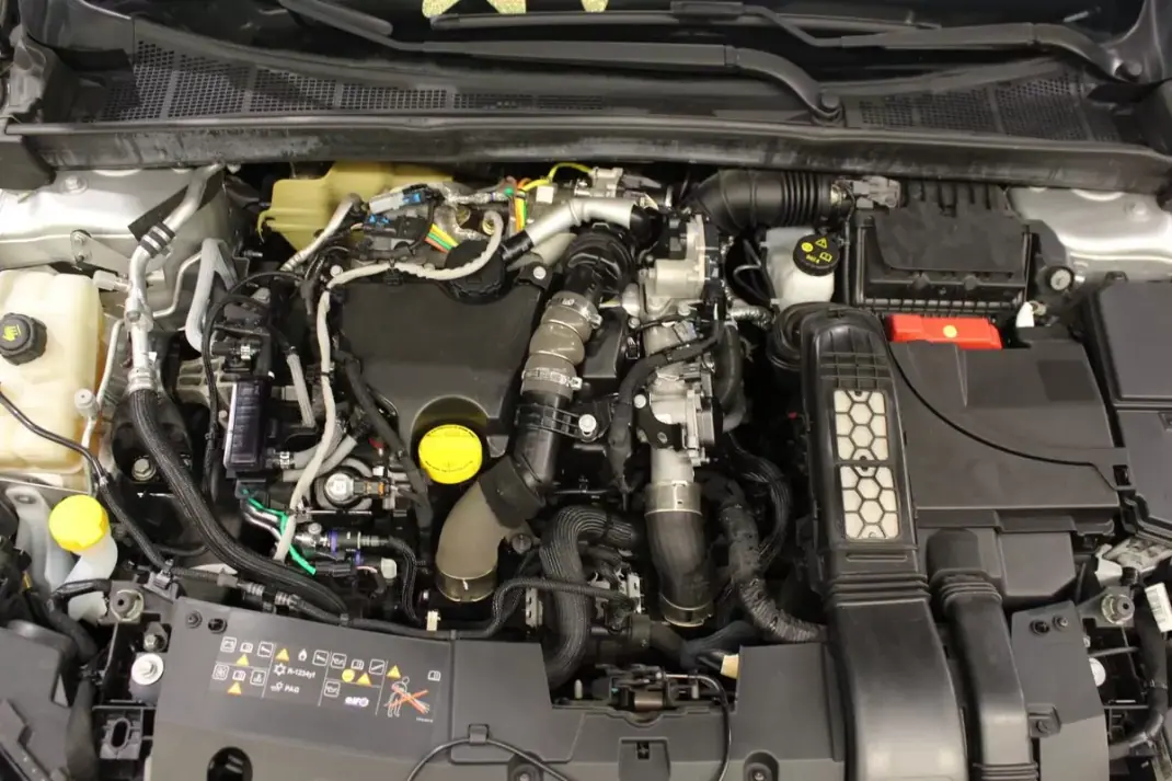 Renault Mégane Sport Tourer 2020 - 16790 EUR, 137000 km - AUTO.MOTO.pt - 137000km - foto 36 de 37