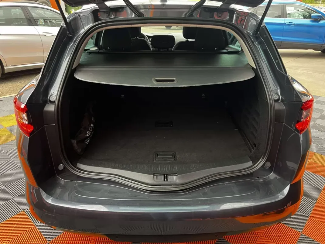 Renault Mégane Sport Tourer 2020 - 15900 EUR, 152047 km - 152047km - foto 19 de 19