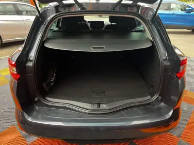 Renault Mégane Sport Tourer 2020 - 16900 EUR, 152047 km - AUTO.MOTO.pt - 152047km - foto 19 de 19