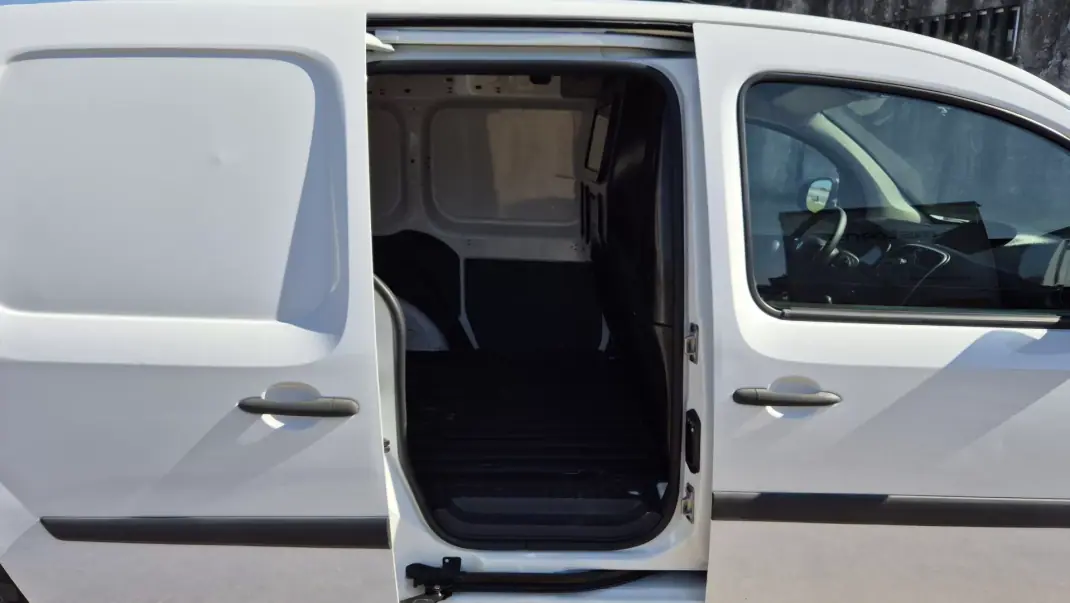 Renault Kangoo 2015 - 7900 EUR, 243519 km - 243519km - foto 8 de 14