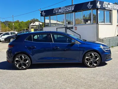 Renault Mégane 2021 - 17490 EUR, 95509 km - AUTO.MOTO.pt - 95509km - foto 7 de 46