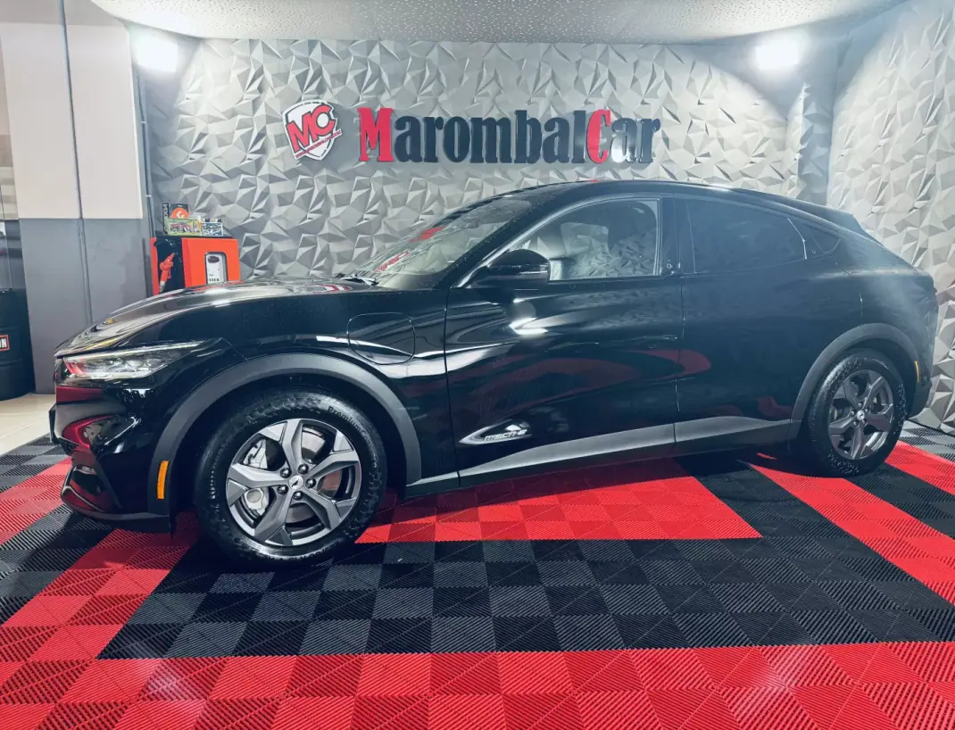 Ford Mustang Mach-E 2021 - 29990 EUR, 61907 km - AUTO.MOTO.pt - 61907km - foto 7 de 30
