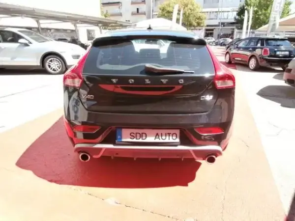 Volvo V40 2017 - 16800 EUR, 170641 km - AUTO.MOTO.pt - 170641km - foto 7 de 41